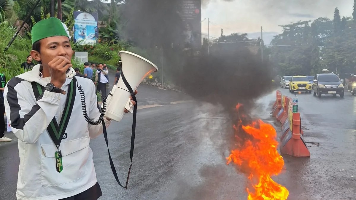 Aliansi September Hitam SE-SAMARINDA dengan tegas menyatakan bahwa peringatan September Hitam bukan sekadar mengenang masa lalu, melainkan seruan untuk menuntut keadilan yang selama ini diabaikan oleh negara