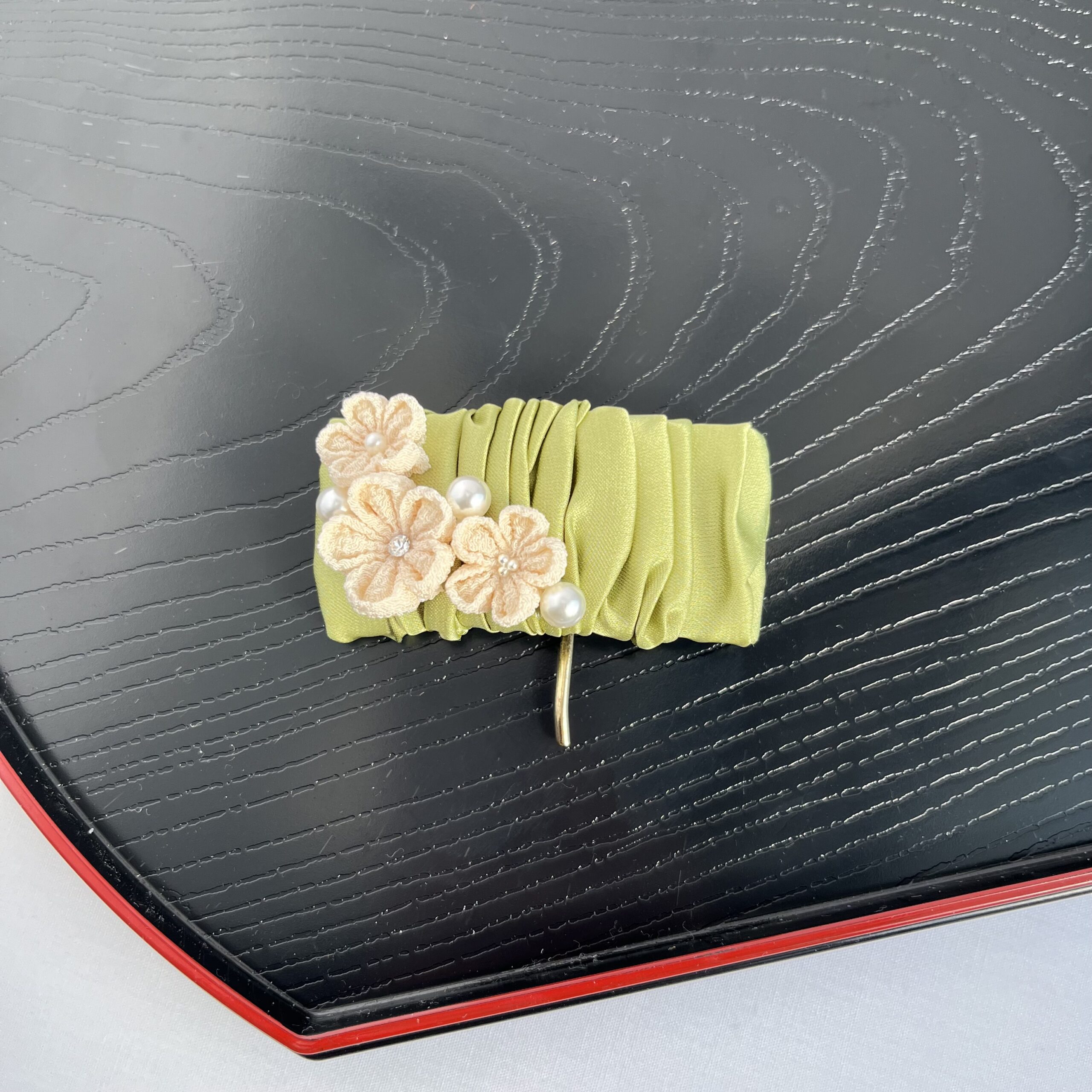 【緑】白い小花のポニーフック - 画像 (4)