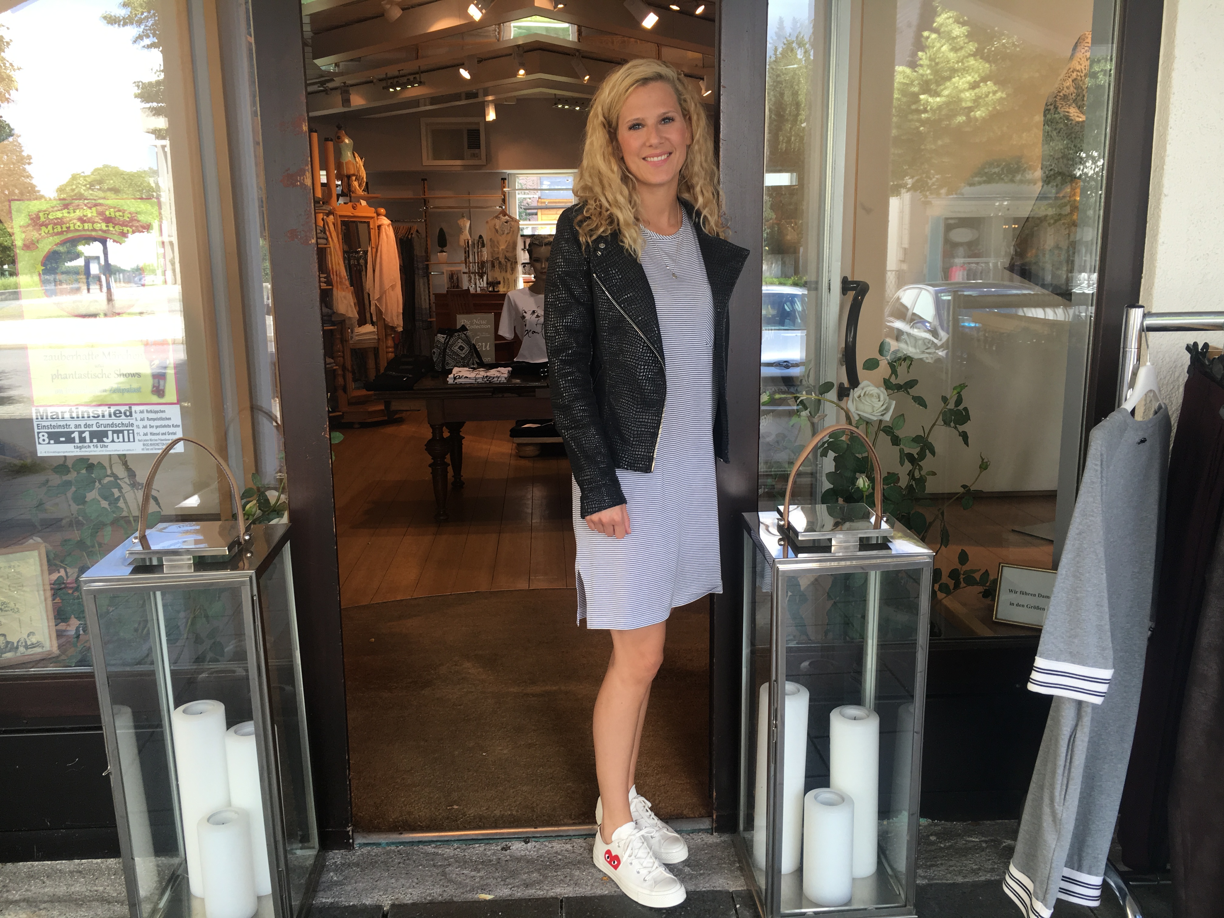 Unser Schones Basic Kleid Fur Jeden Tag Lasst Ich Super Mit Einer Lederjacke Kombinieren New Look Mode