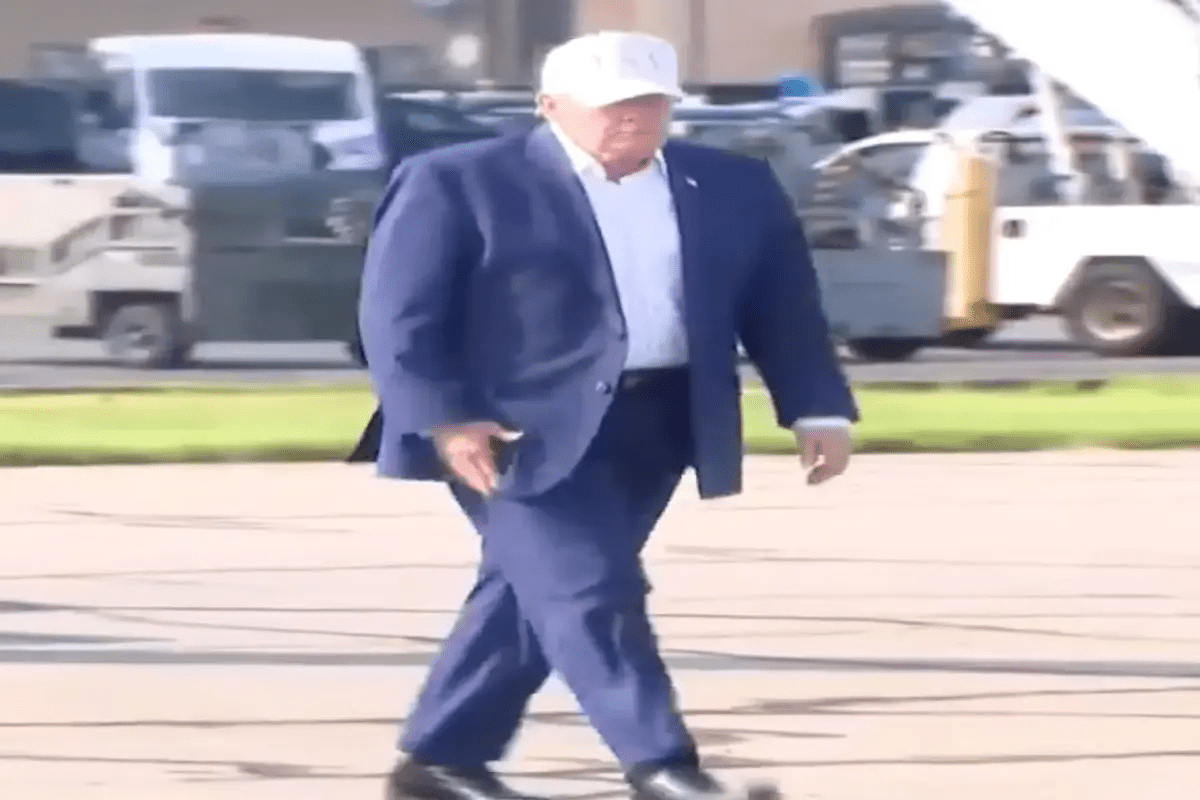 Trump’s Leg Tapping Tic Raises New Questions About His Cognitive Decline 