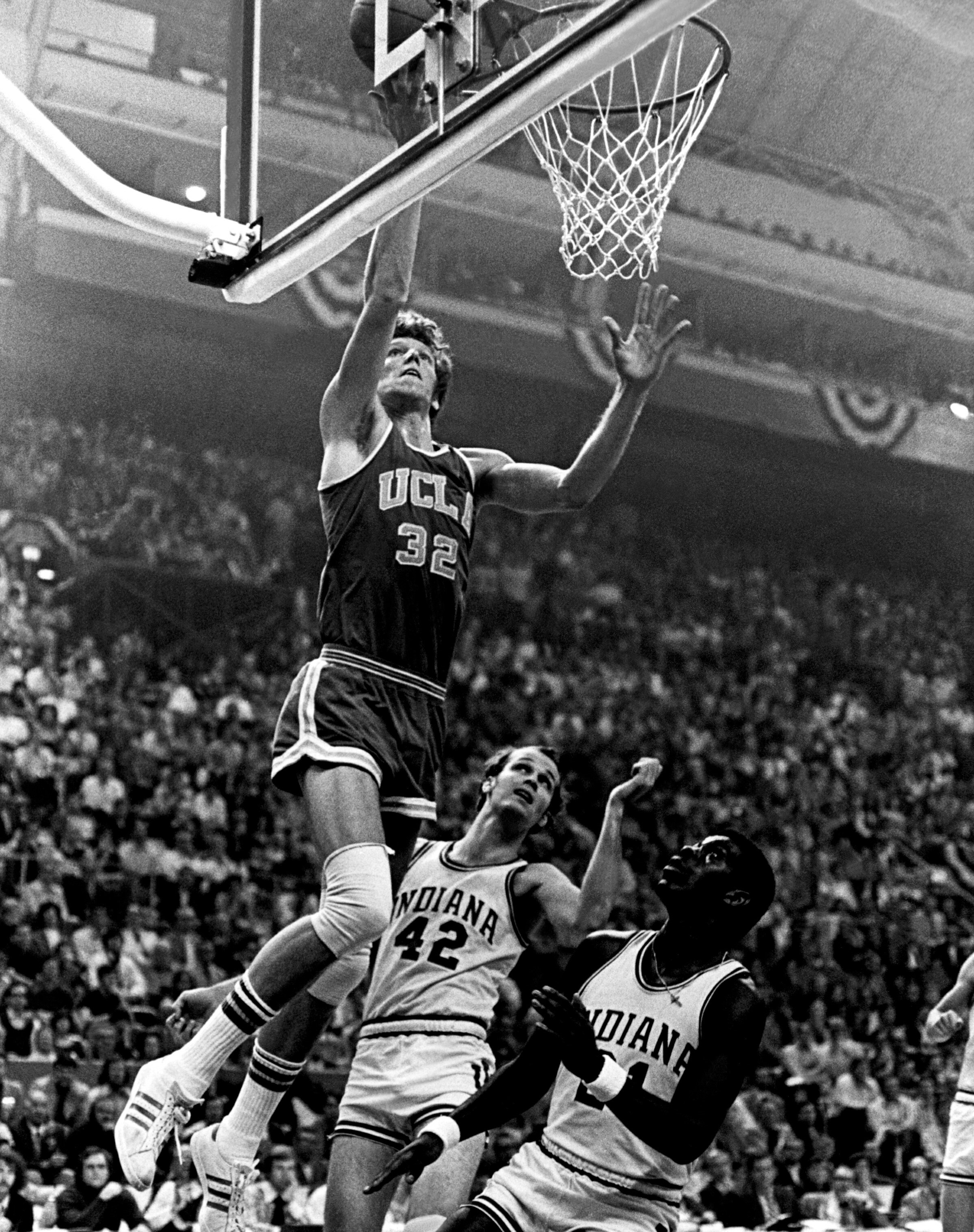 Injuries follow bill walton's career, but can't eclipse his greatness