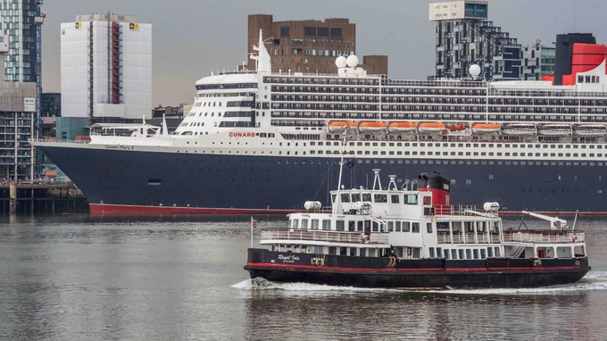 Giant Ocean Liner Queen Mary 2 Sails Up The Mersey Granada