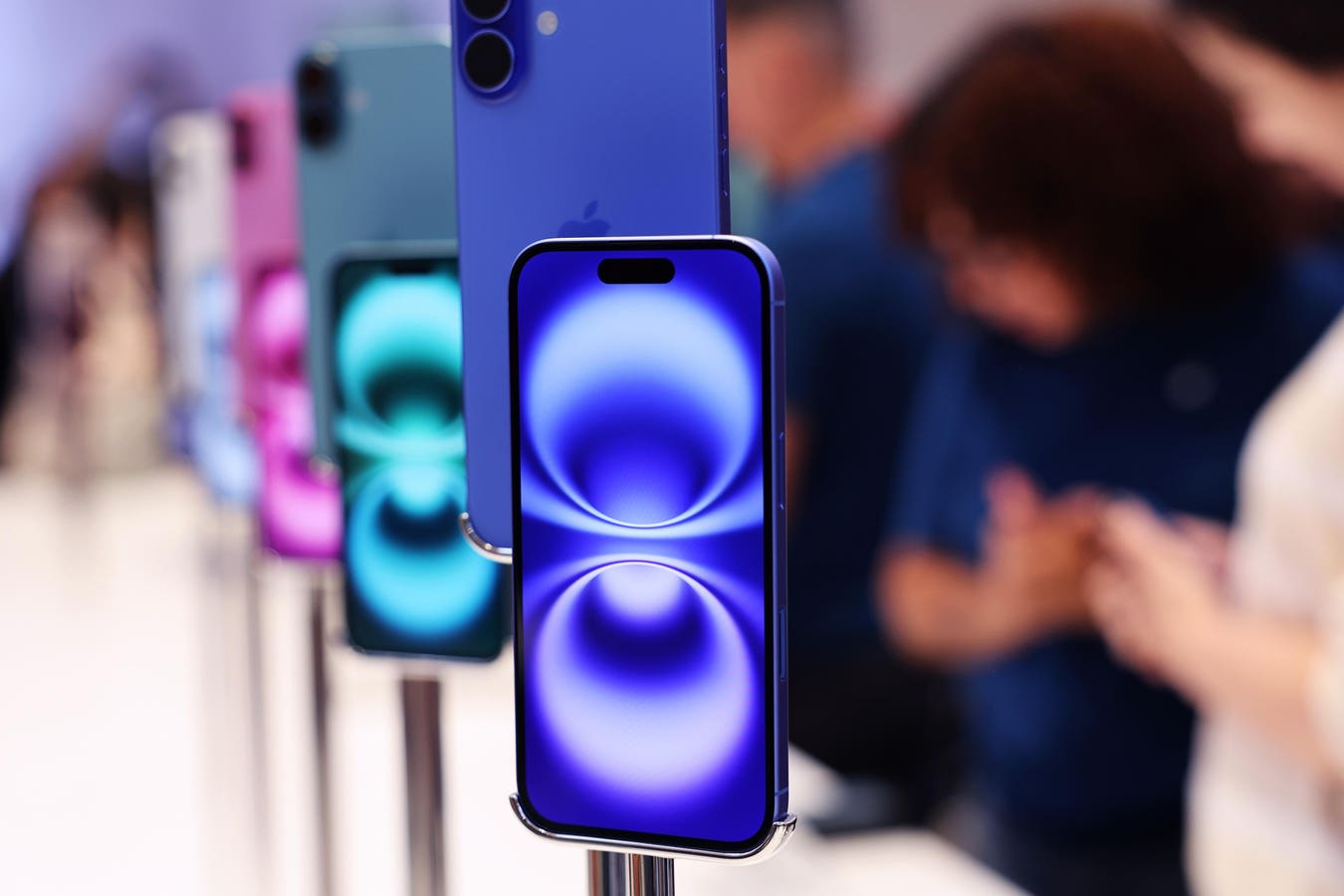 Apple's iphone 17 unveiling expected in september 2025 with keynote date possibilities