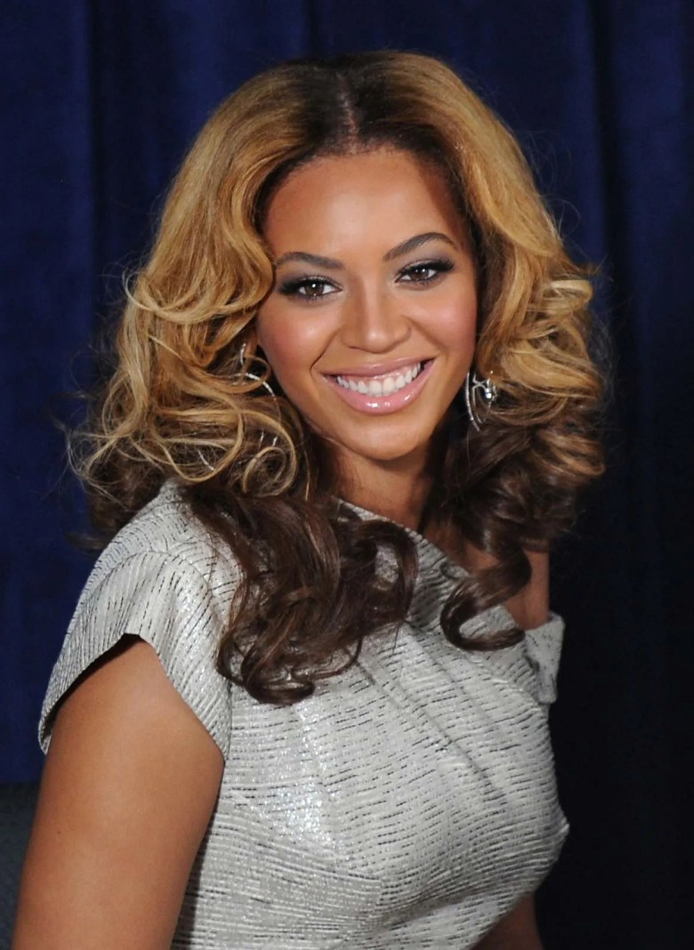 Beyoncé Nip Slip Prevented By Dancer During Renaissance World Tour