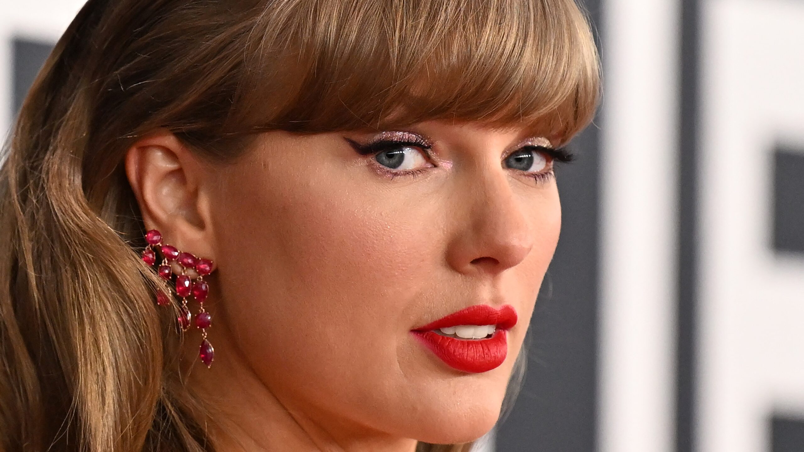 Process Server Arrested After Jumping Fence to Serve Taylor Swift Legal Papers