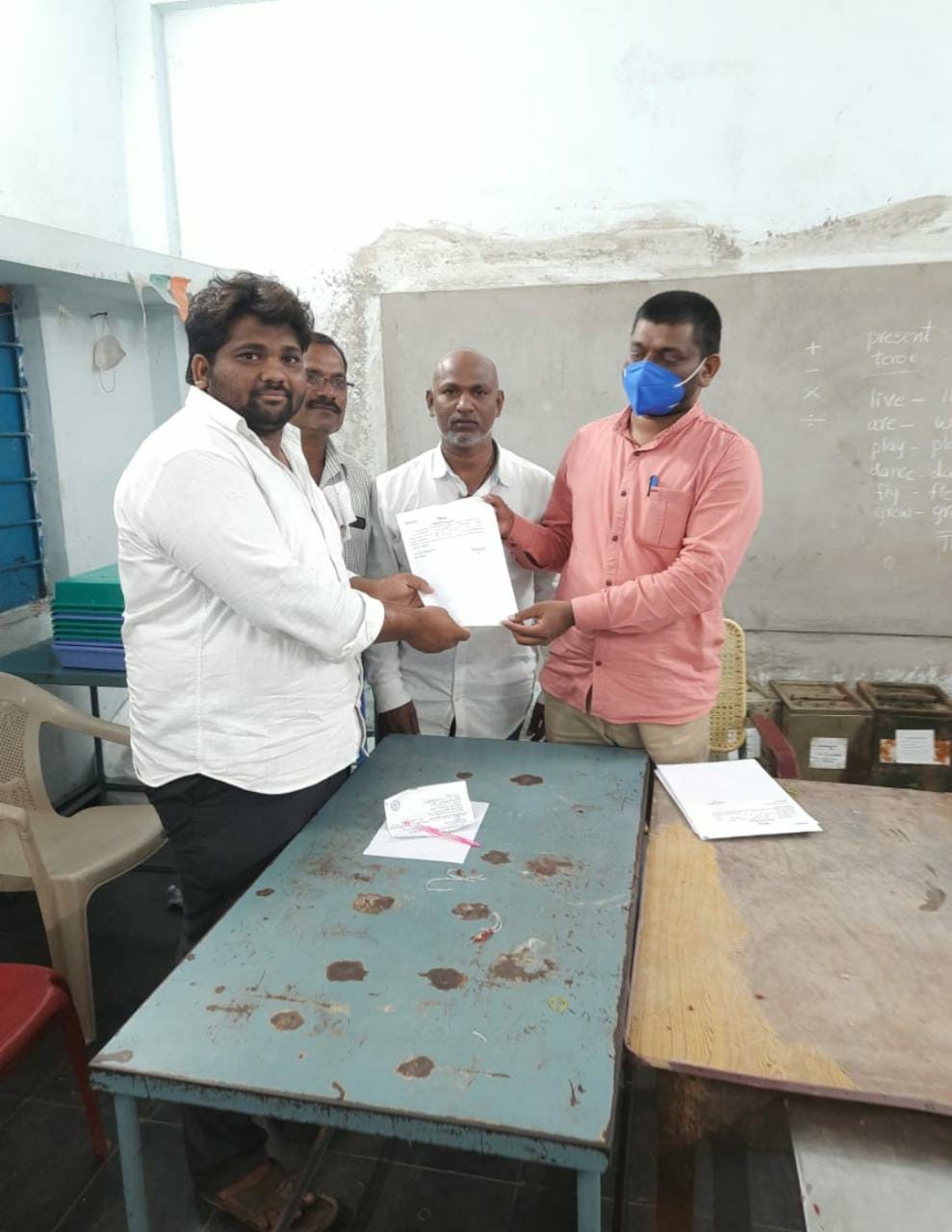 గాజులపల్లె సర్పంచ్​గా విజయం సాధించిన అస్లాంబాష