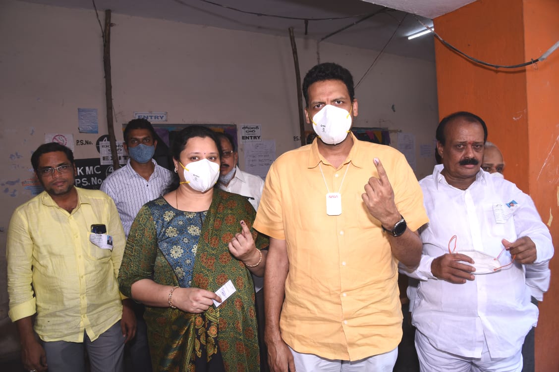 సతీమణి శిల్పాభరత్​తో కలిసి ఓటు వేసిన టీజీ భరత్​