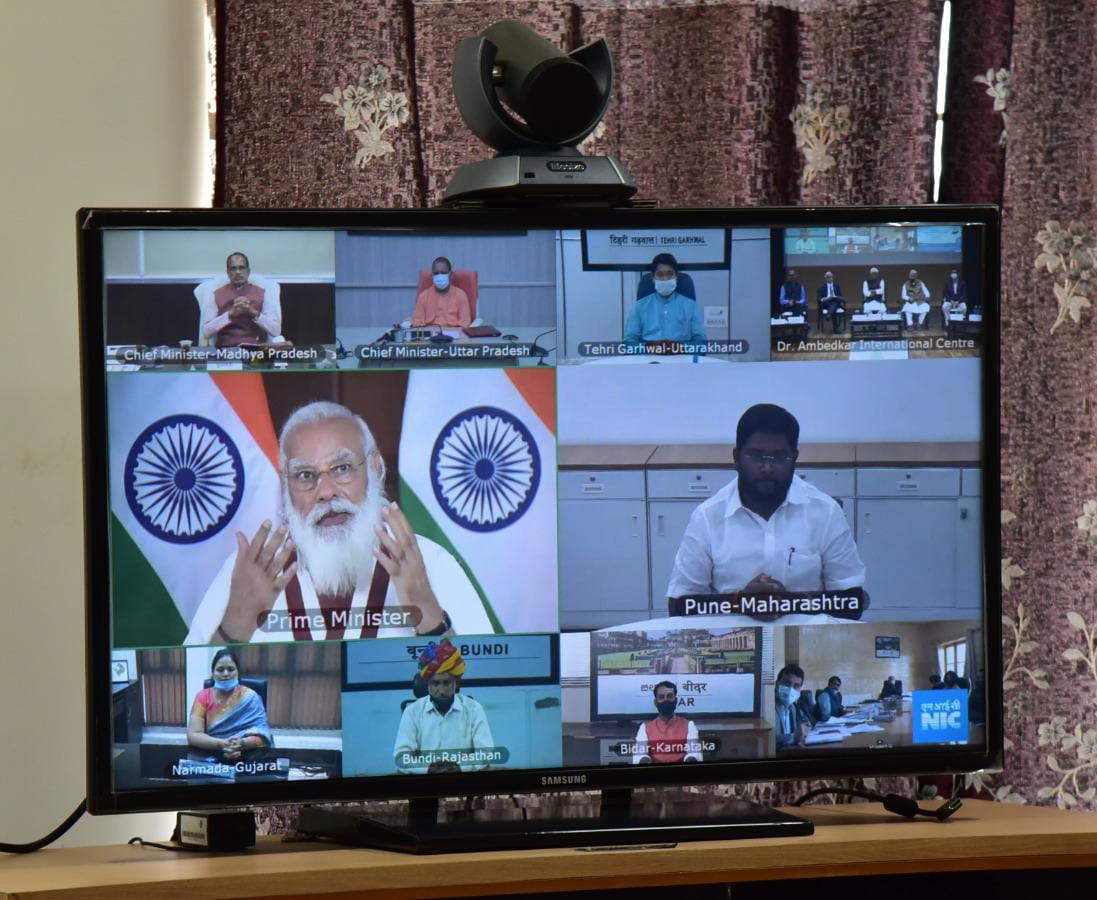 వీసీలో మాట్లాడుతున్న భారత ప్రధాని నరేంద్రమోదీ