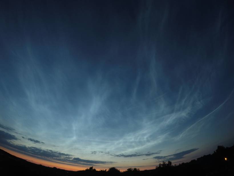 Detailed image of noctilucent clouds on 21 June 2019 over Germany
