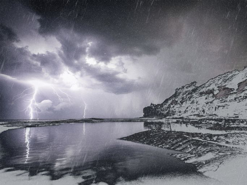 Artist’s rendering of a thunderstorm occurring during a winter snowstorm