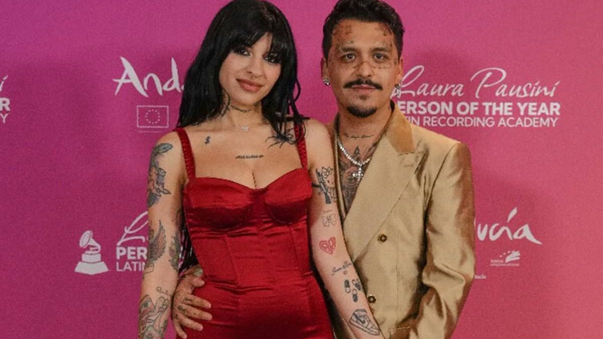 Nodal borra sus fotos con Cazzu y su hija Inti; lo critican en redes