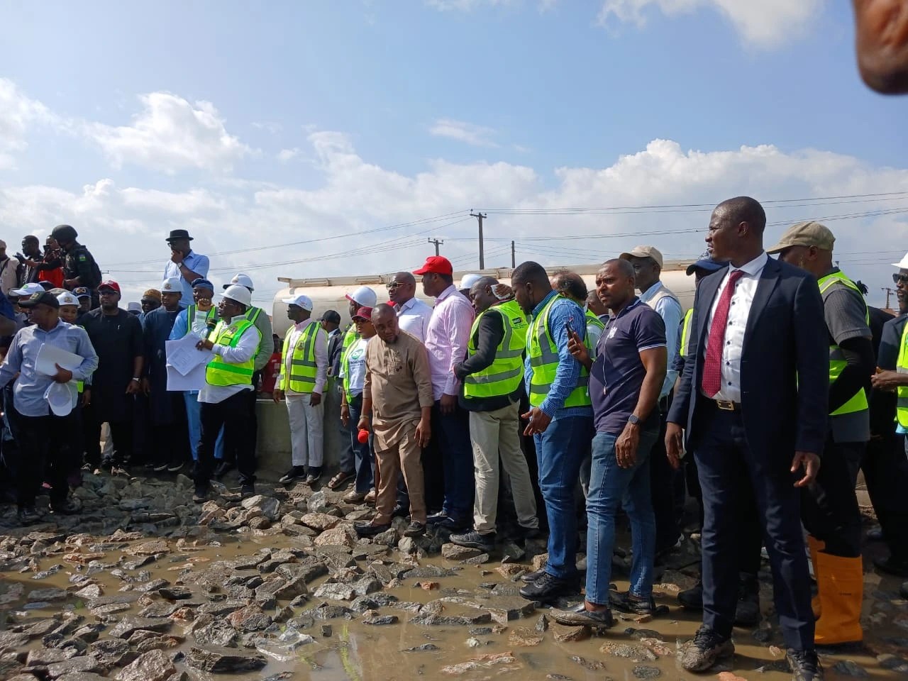 You are currently viewing Presidency blames contractor for Benin-Agbor-Asaba highway gridlock
