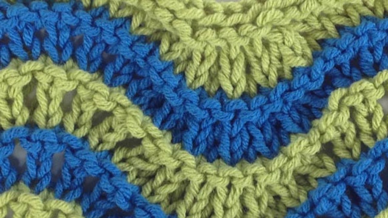 The crochet cluster stitch is made up of a number of stitches that are placed adjacent to one another a. The 2 Color Feather And Fan Stitch Knitting Stitch Dictionary Colorwork