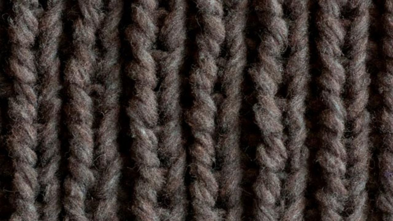 The stitch is double sided, so it looks great no matter how you wear it. Fisherman S Rib Stitch Knitting Stitch Dictionary Ribbing