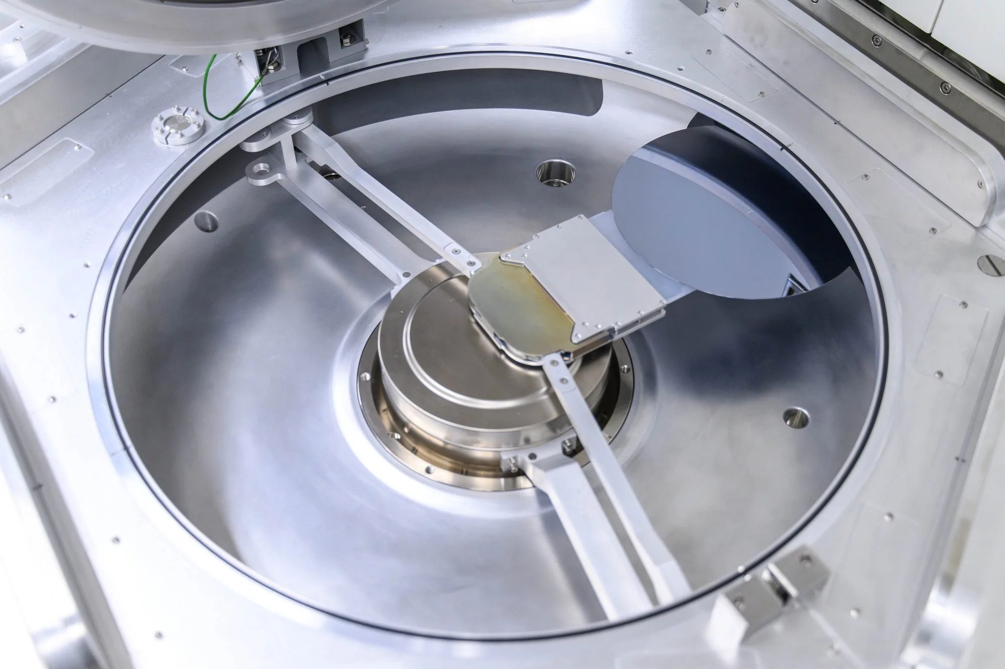 A 300 mm wafer on the North Star transfer stage