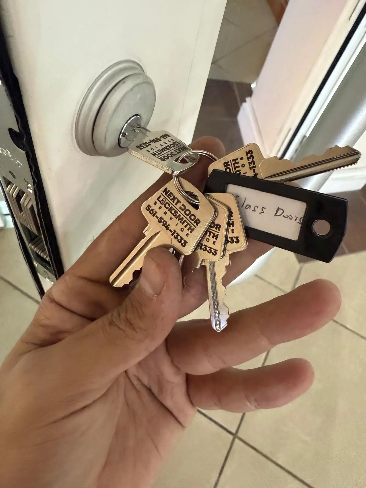 Changing keys on a glass door