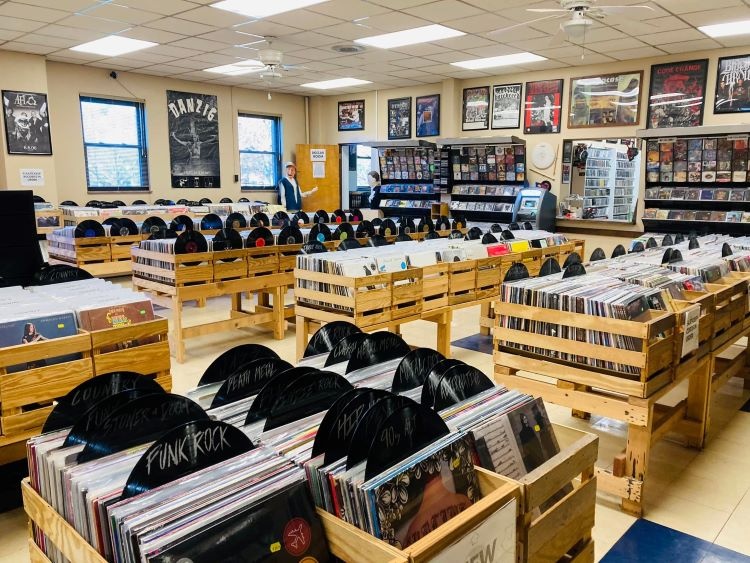 New Kensington shop lets you build a record collection without