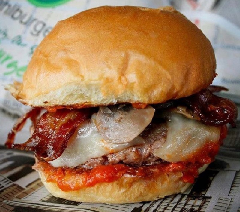 The Wahlberg Bros Are Opening A Burger Joint At The Braves New - Mountain Pictures - Beautiful Mobile Collection