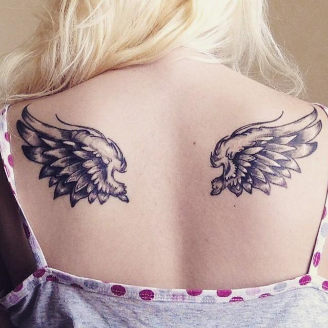 Blessed com assas tatuagem 60 Tatuagens De Asas Impressionantes Melhores Fotos