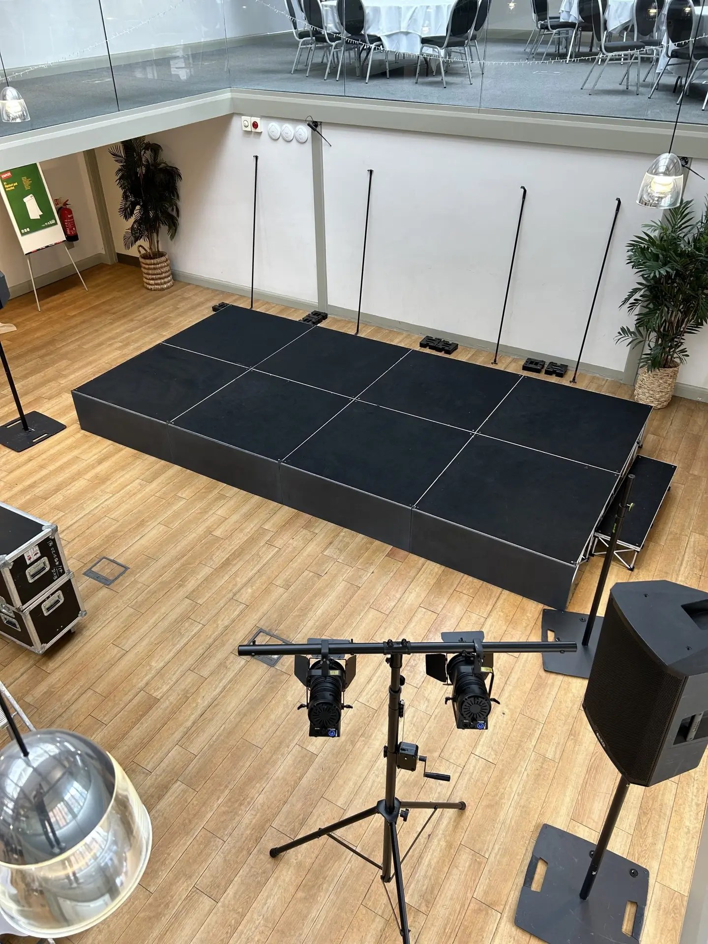 Are you planning an event in Hertfordshire or Bedfordshire and seeking top-notch Sound & AV services? Look no further! Our team specializes in providing and operating state-of-the-art PA systems for a variety of events including speeches, conferences, award ceremonies, and business updates.