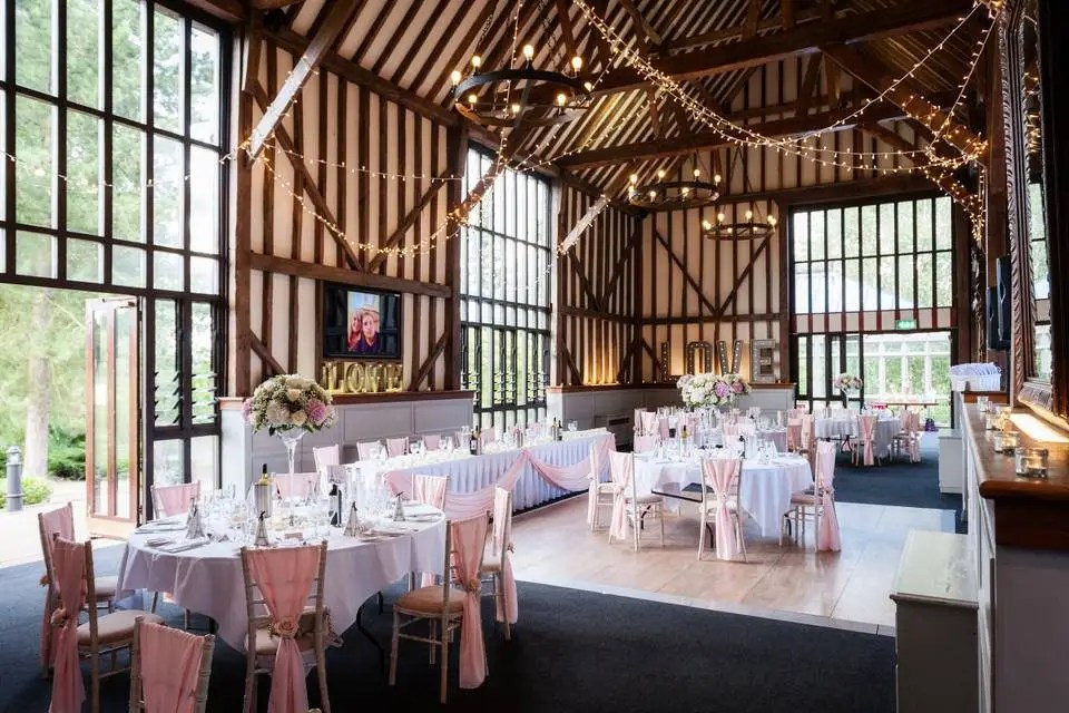 Discover the Top Ten Wedding Venues in Hertfordshire for Your Unforgettable Day in Hertfordshire. Our 2024 Highlights are here.