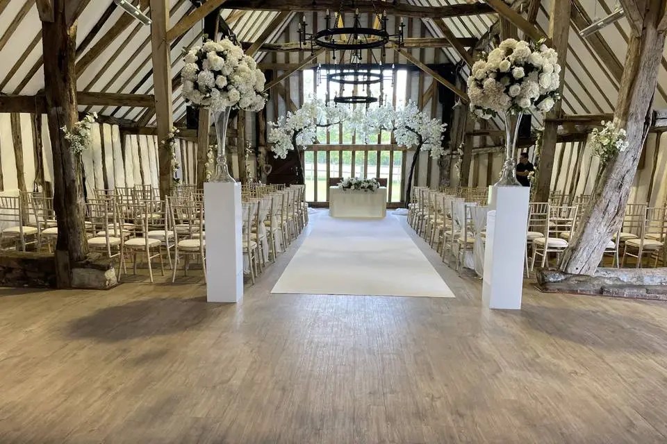 Discover the Top Ten Wedding Venues in Hertfordshire for Your Unforgettable Day in Hertfordshire. Our 2024 Highlights are here.