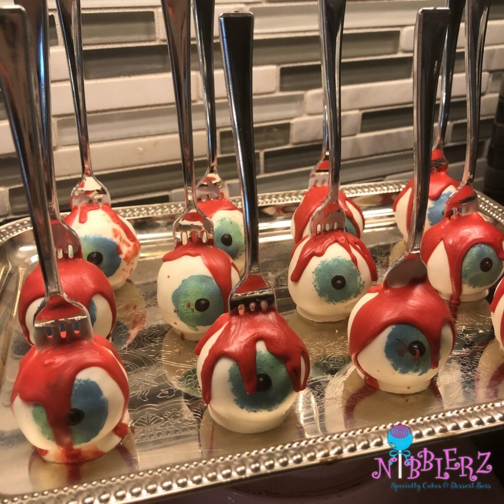 Bloody Eyeball on a fork Halloween Cake Pops - Image 4