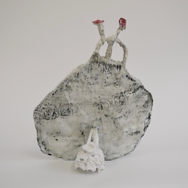 Nomadic Vase 'Stay True' -back view (porcelain-like casting compound, wax, pigments, height 45 cm)