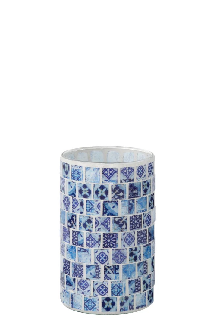 Theelichthouder Mozaïek Glas Jeansblauw Groot: een cilindervormige kandelaar versierd met een ingewikkeld mozaïekpatroon van kleine blauwe en witte glazen tegeltjes.