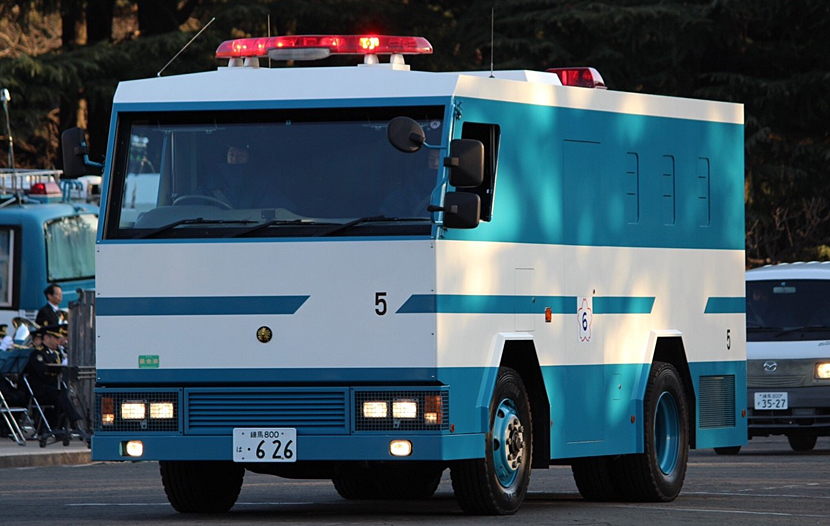 警備車 警備輸送 Steur