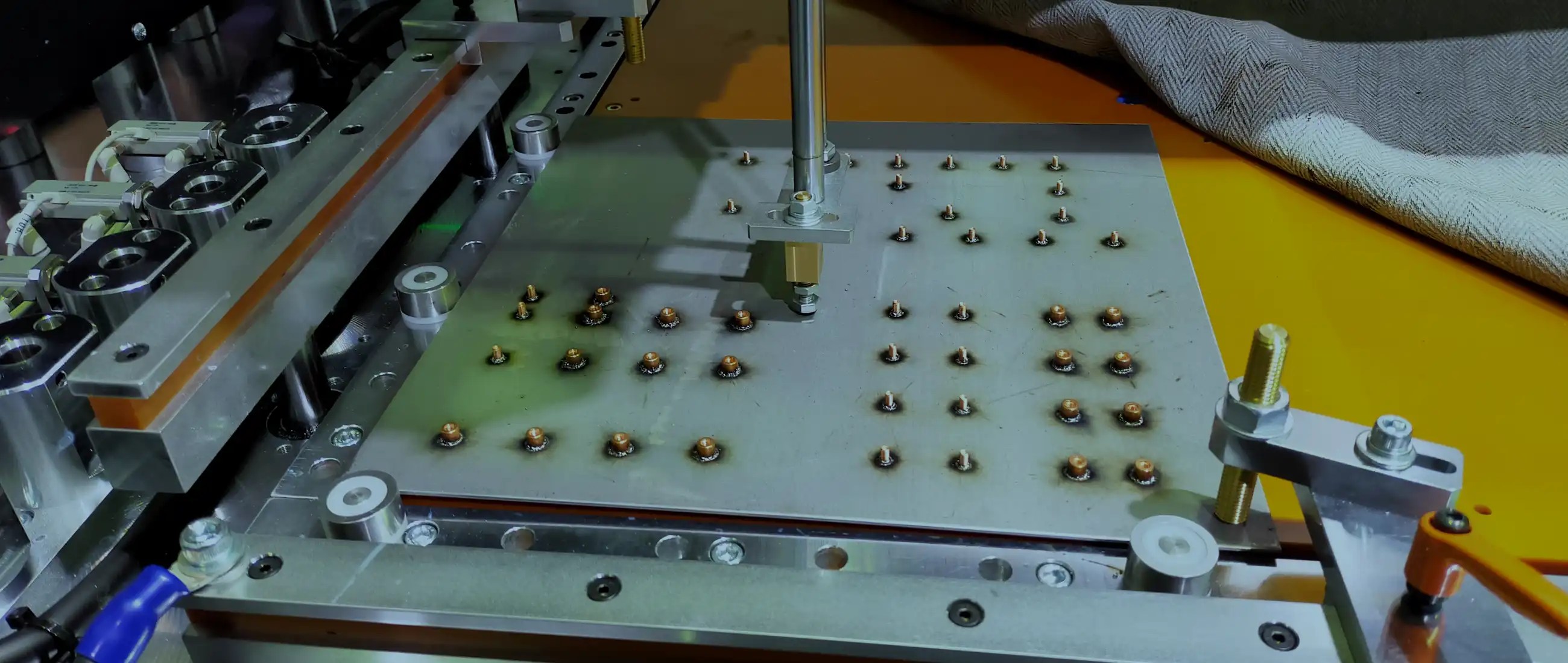 CDスタッド溶接機操作方法 | CDスタッドについて | 製品紹介 | 株式会社日本フラッシュ