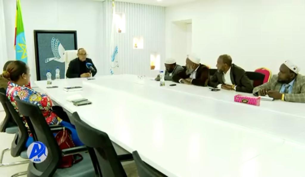 خلال لقاء أعضاء اللجنة التساعية مع وزير السلام ومسؤلي أمن العاصمة أديس أبابا