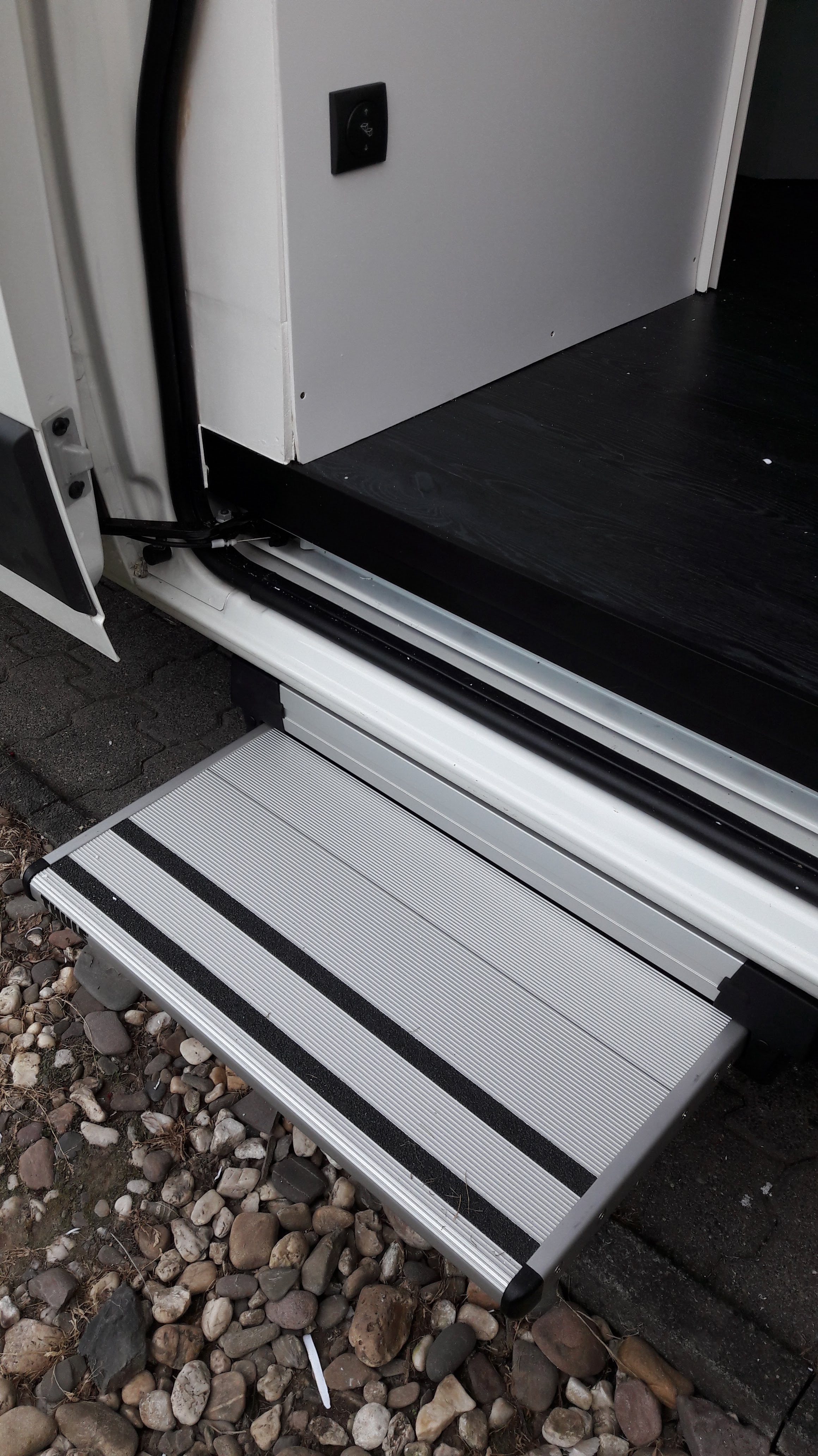 Trittstufe Thule Slide Out Step Im Camper Nils Campervan