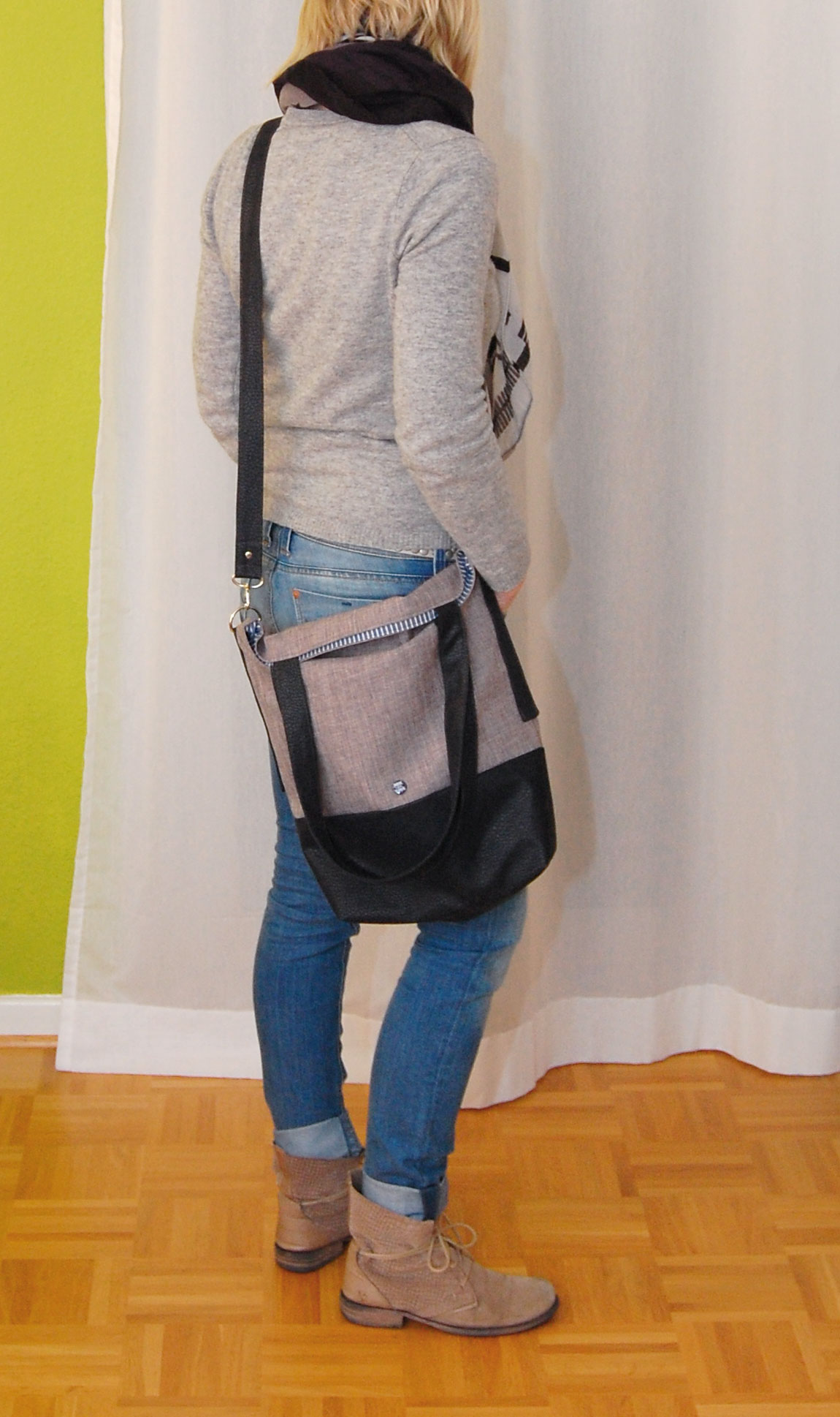 Tasche in grau blau
