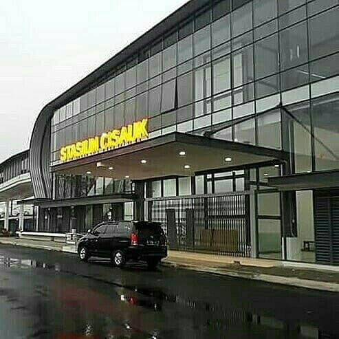 stasiun cisauk