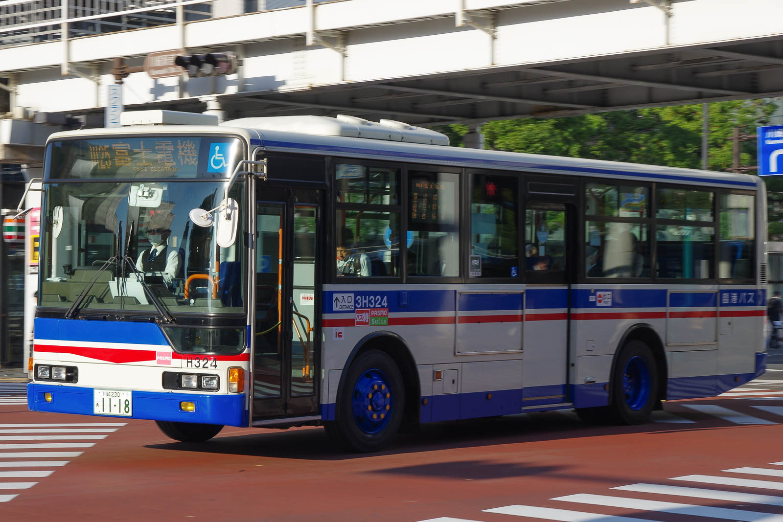 川崎鶴見臨港バス 3H324 | 路線バス車両アルバム