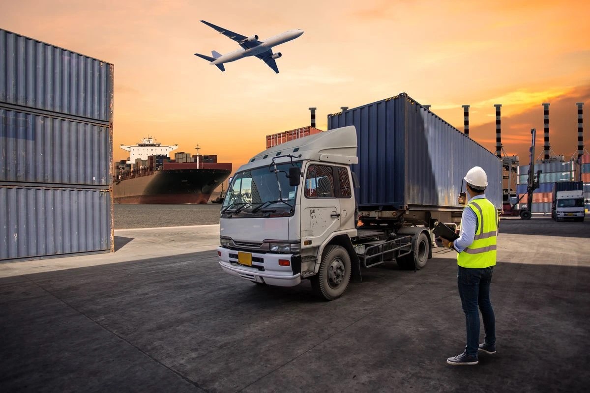 Why Choose NM Cargo for Oman Shipping?