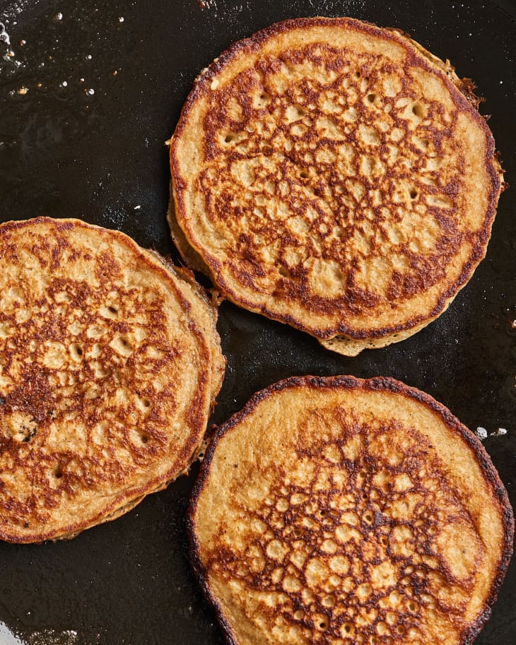 How to make Blender Oatmeal Pancakes