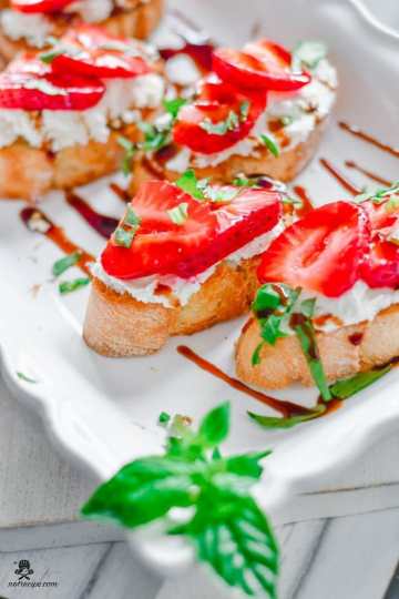 Yummy Roasted Strawberry Basil and Goat Cheese Crostini