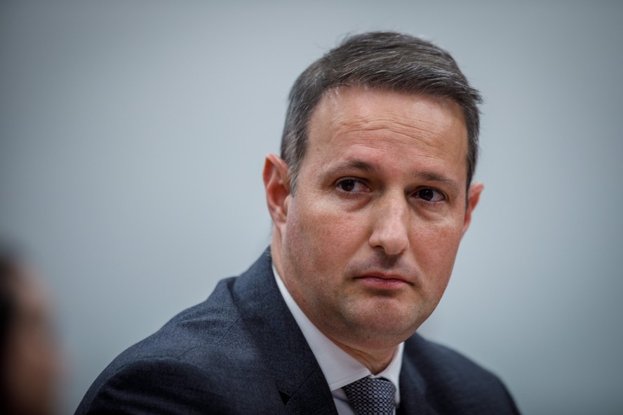 “Não tenho medo de colocar o dedo na ferida. Faço o combate ao crime organizado por idealismo e pago o alto preço por isso”, diz Derrite