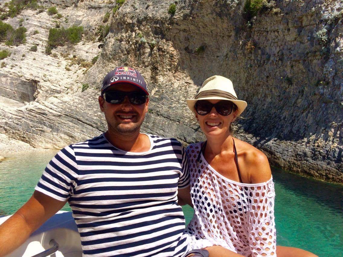 Boat cruising ans sun loving