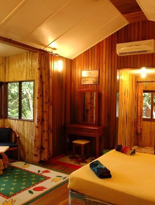 Sandakan: 2D1N Bilit Lodge River Cruise and Wildlife Tour