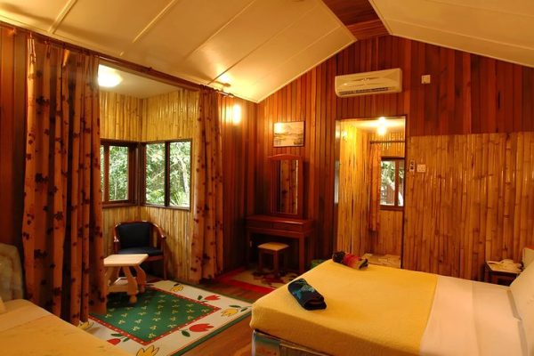 Sandakan: 2D1N Bilit Lodge River Cruise and Wildlife Tour