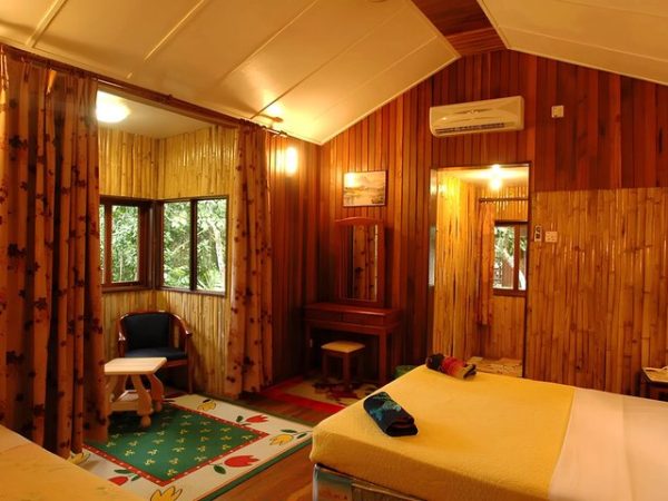 Sandakan: 2D1N Bilit Lodge River Cruise and Wildlife Tour