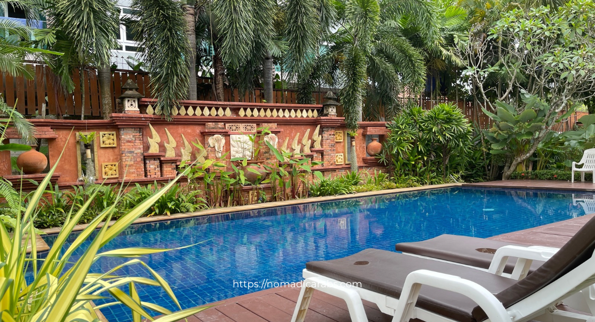 تايلاند   جزيرة بوكيت  السكن في غرفة فندقية أو فيلا مريحة