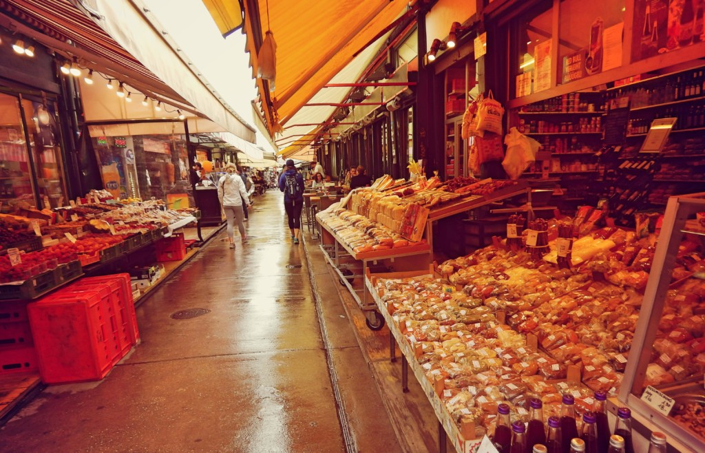 what to do in Vienna - Naschmarkt
