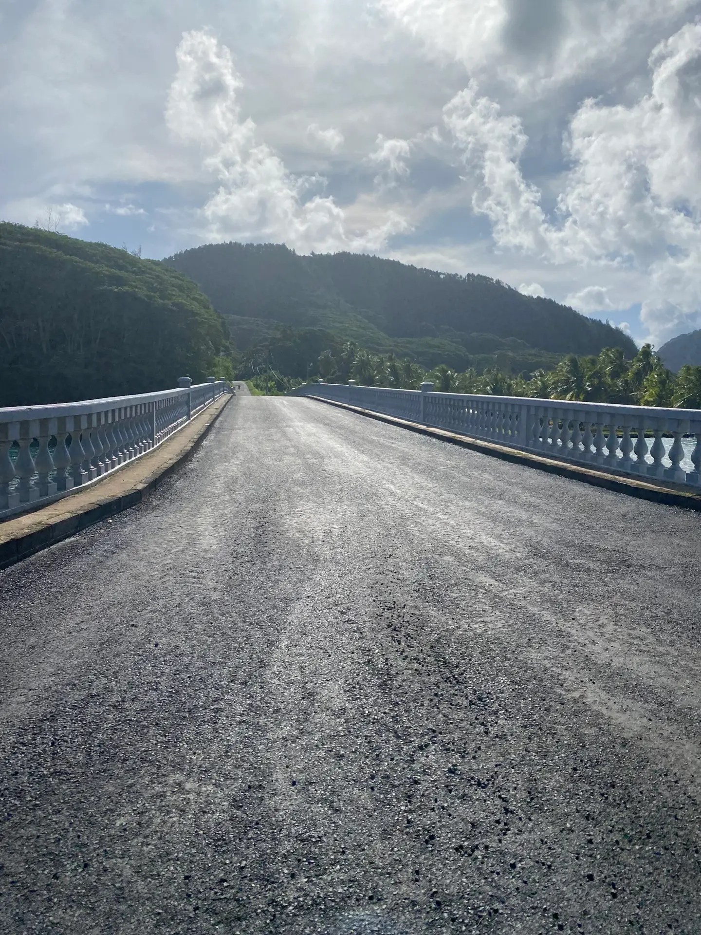 Huahine, on the bridge between the two landmasses