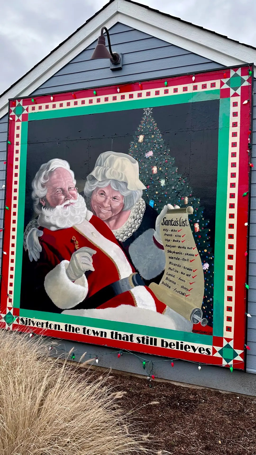 Silverton is definitely a Christmas town! Mr. and Mrs. Claus - mural #17