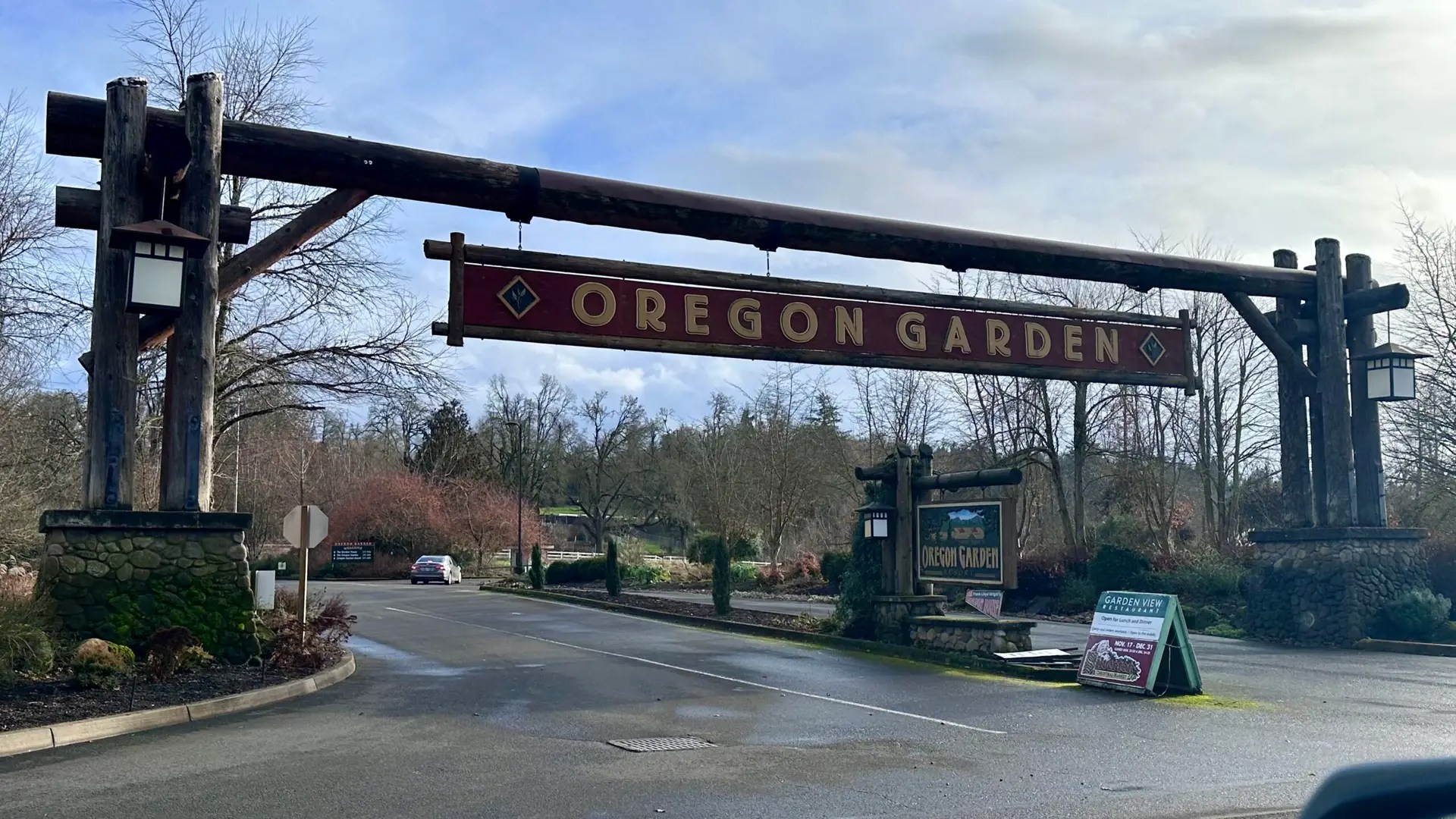 The entrance to the Oregon Garden and Resort