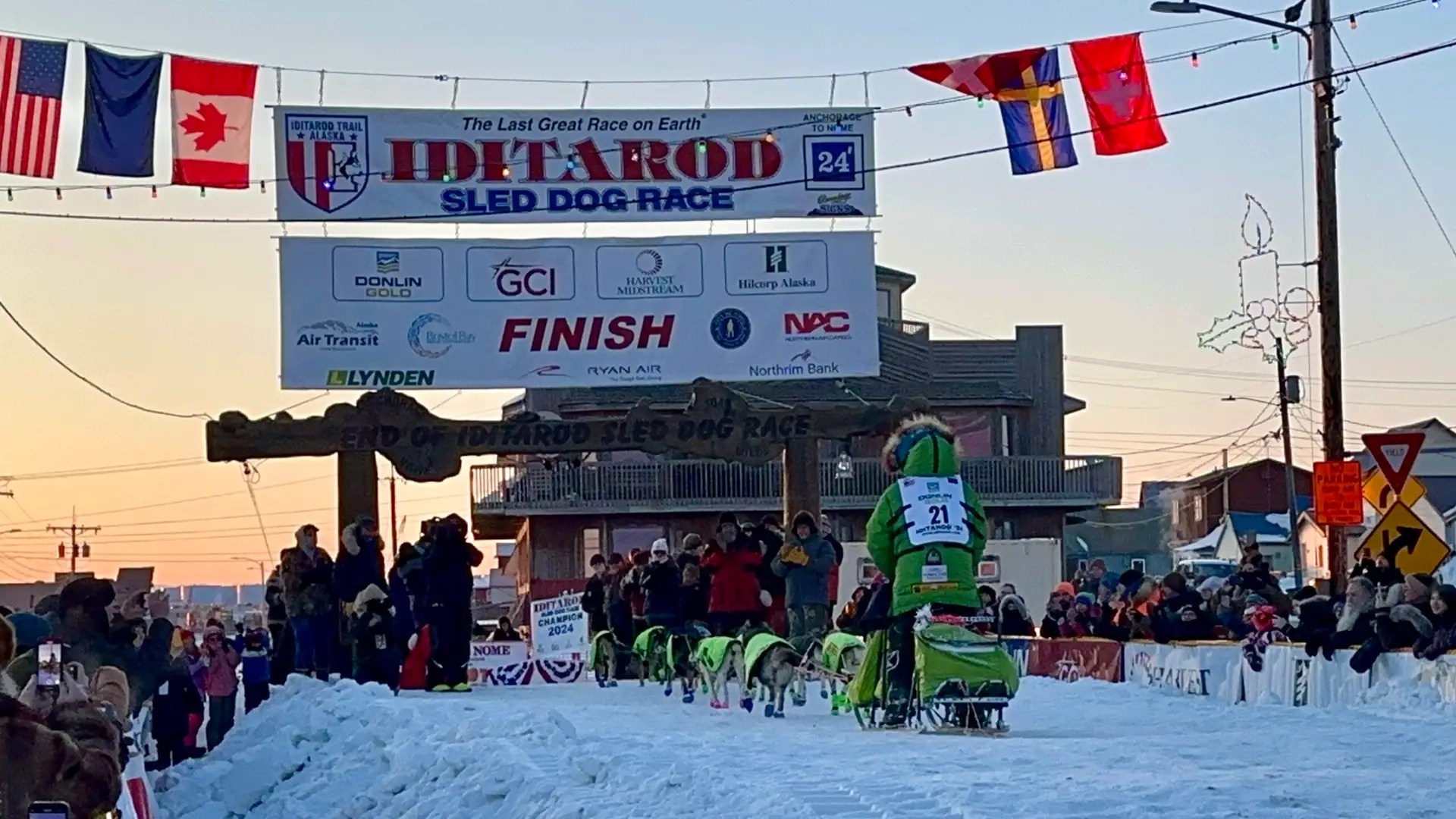 Ryan and his team crossing under the burled arch!